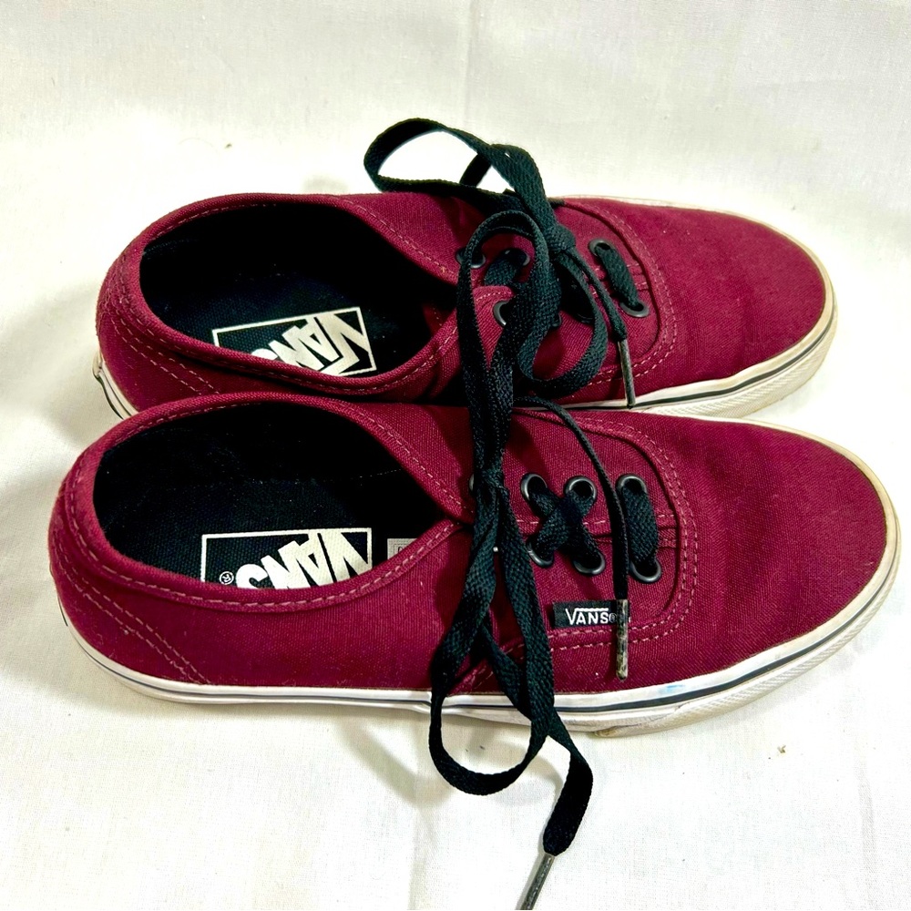 Brand New Burgundy Classic VANS, Size Men’s 4, Women’s 5.5